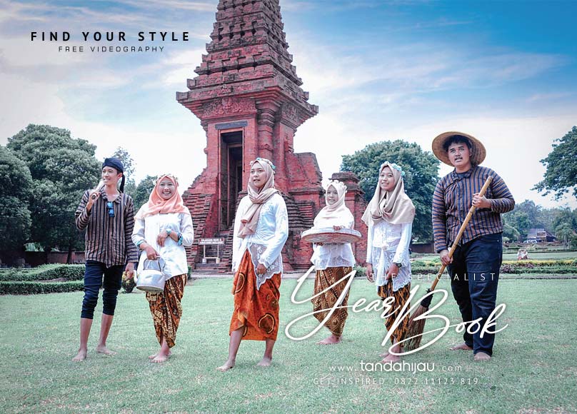 Buku Tahunan Tema Abdi Dalem